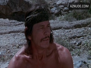 CHARLES BRONSON in CHATO'S LAND(1972)