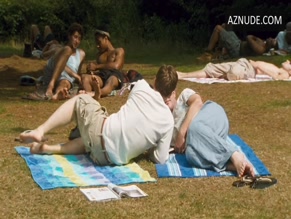 DOUGLAS HODGE in SCENES OF A SEXUAL NATURE(2006)