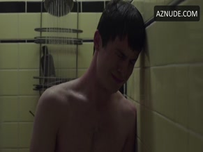 DYLAN MINNETTE NUDE/SEXY SCENE IN 13 REASONS WHY