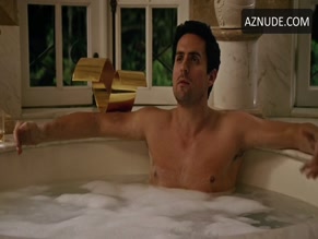 ED WEEKS in THE LEISURE CLASS (2015)