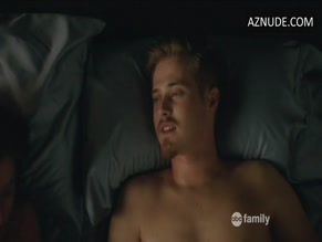 LUCAS GRABEEL NUDE/SEXY SCENE IN SWITCHED AT BIRTH