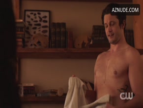 NATHAN PARSONS NUDE/SEXY SCENE IN ROSWELL, NEW MEXICO