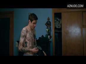 PETE DAVIDSON NUDE/SEXY SCENE IN THE KING OF STATEN ISLAND