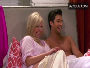 PETER PORTE NUDE/SEXY SCENE IN BABY DADDY