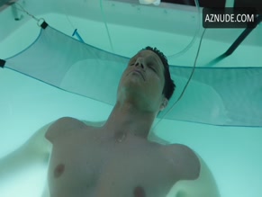 ROBBIE AMELL NUDE/SEXY SCENE IN UPLOAD