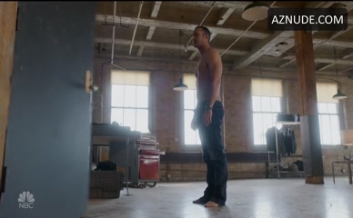TAYLOR KINNEY in Chicago Fire