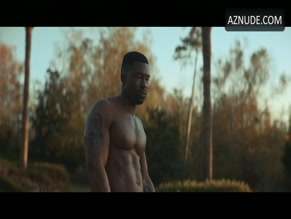TREVANTE RHODES in MIKE(2022-)