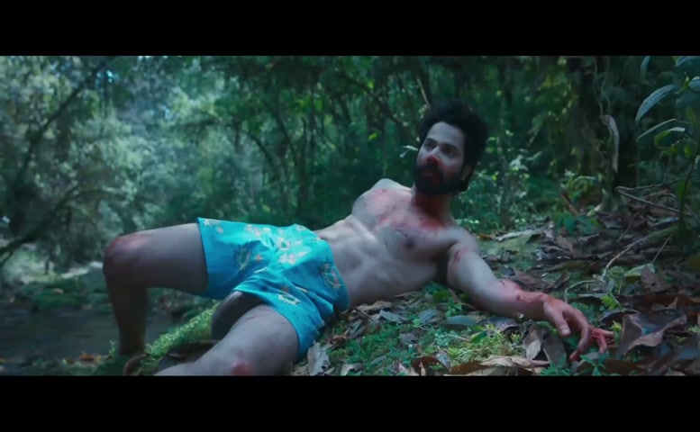 Varun Dhawan Shirtless, Underwear Scene in Bhediya - AZNude Men