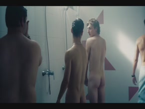 MIGUEL FERNANDEZ NUDE/SEXY SCENE IN FISICA O QUIMICA: LA NUEVA GENERACION