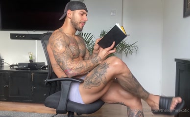 GILLZ ESGAIO NUDE/SEXY SCENE IN GILLZ ESGAIO THE MR. EXOTIC (GILLZ ESGAIO) HOT SHORTS COLLECTION