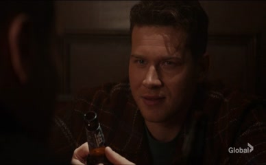 LOU FERRIGNO JR.,OLIVER STARK NUDE/SEXY SCENE IN 9-1-1