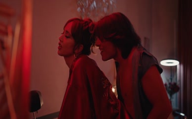 GABRIELE CAREDDU NUDE/SEXY SCENE IN PARE PARECCHIO PARIGI