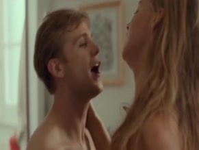 LEO WOODALL NUDE/SEXY SCENE IN ONE DAY