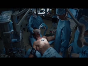 ROBERT DOWNEY JR. in IRON MAN 3 (2013)