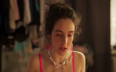 ASKAR ILYASOV NUDE/SEXY SCENE IN RAZOCHAROVANNYE