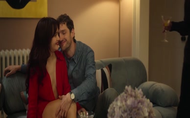 LAURIE DAVIDSON NUDE/SEXY SCENE IN THE GIRLFRIEND