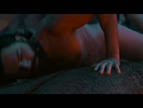 VARUN DHAWAN NUDE/SEXY SCENE IN STREE 2: SARKATE KA AATANK