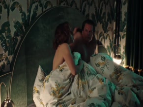 UNKNOWN in VORSTADTWEIBER (2015)