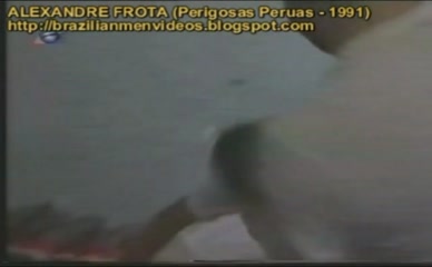 ALEXANDRE FROTA NUDE/SEXY SCENE IN PERIGOSAS PERUAS
