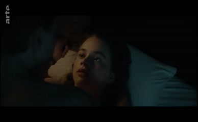 LOUIS HOFMANN NUDE/SEXY SCENE IN THE FORGER