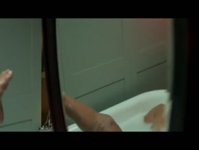 SAIF ALI KHAN NUDE/SEXY SCENE IN SWEETHEART YOUTH