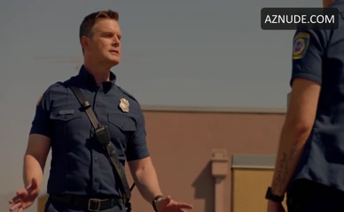 OLIVER STARK NUDE/SEXY SCENE IN 9-1-1