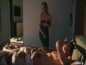 IVAN ZHVAKIN NUDE/SEXY SCENE IN TYSYACHA NET I ODNO DA