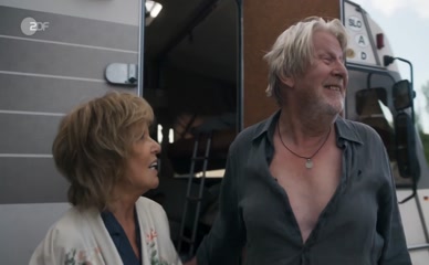 UNKNOWN NUDE/SEXY SCENE IN PETRA GEHT BADEN