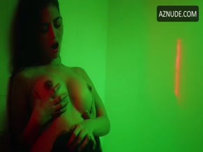 BENZ SANGALANG NUDE/SEXY SCENE IN BOY KALDAG