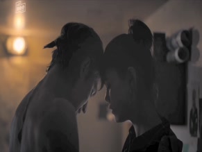 ALESSANDRO SCHUSTER NUDE/SEXY SCENE IN CLUB DER DINOSAURIER