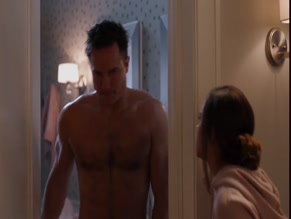SCOTT PORTER NUDE/SEXY SCENE IN GINNY & GEORGIA