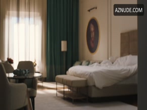 ADAM DIMARCO NUDE/SEXY SCENE IN THE WHITE LOTUS