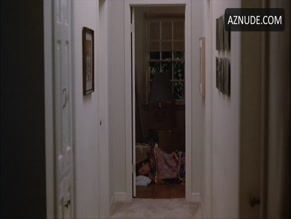 ALEC BALDWIN in SHE'S HAVING A BABY(1988)