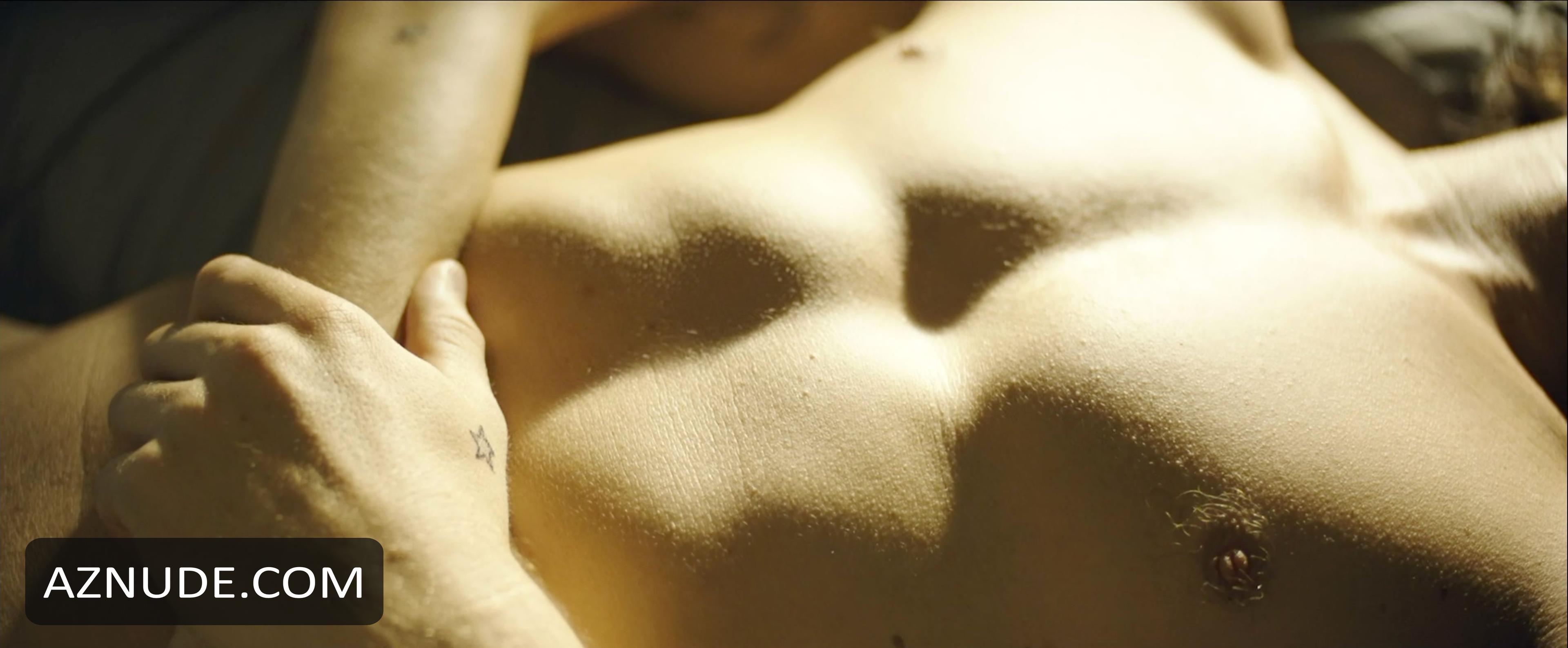 Alexander dreymon gay sex scene