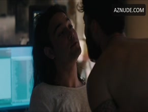 ANDY BEAN NUDE/SEXY SCENE IN HERE AND NOW