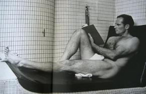 CHARLTONHESTONREADINGPROBABLYASCRIPTONTHESETOFPLANETOFTHEAPES1968 - Nude and Sexy Photo Collection