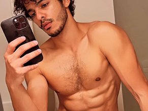 Ishaan Khattar Ultimate Nude And Sexy Collection