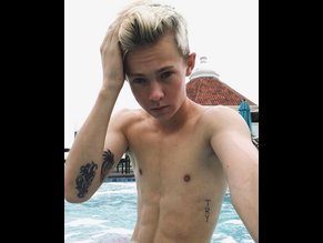 Tanner Fox Ultimate Nude And Sexy Collection
