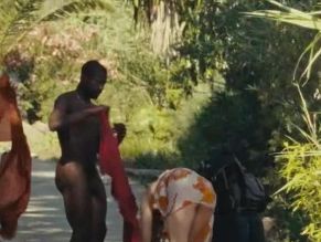 Erwan Kepoa Fale Sexy in Carpobrotus