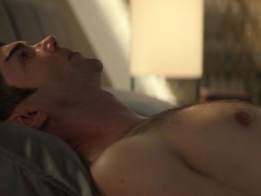 Ethan Peck Sexy in Star Trek: Strange New Worlds