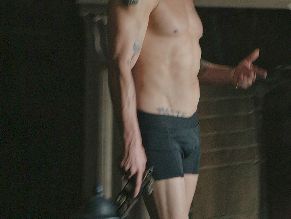 Jon Bernthal Sexy in The Accountant2