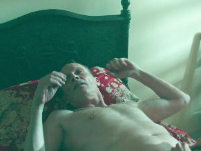  alt="Paul Bettany Sexy in Amadeus"