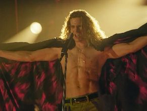  alt="Sam Reid Sexy in Interview With The Vampire"