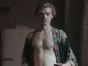 Thomas brodie-sangster naked