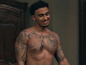  alt="Xavier Smalls Sexy in Beauty In Black"