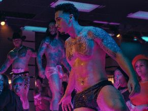  alt="Xavier Smalls Sexy in Beauty In Black"