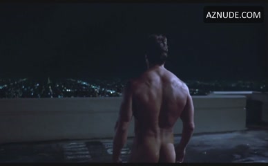 Hot Arnold Schwarzenegger Porn - Arnold Schwarzenegger Shirtless, Straight Scene in Total Recall - AZNude Men