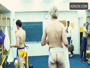 AUSTIN AARON NUDE/SEXY SCENE IN WINNING TIME: THE RISE OF THE LAKERS DYNASTY