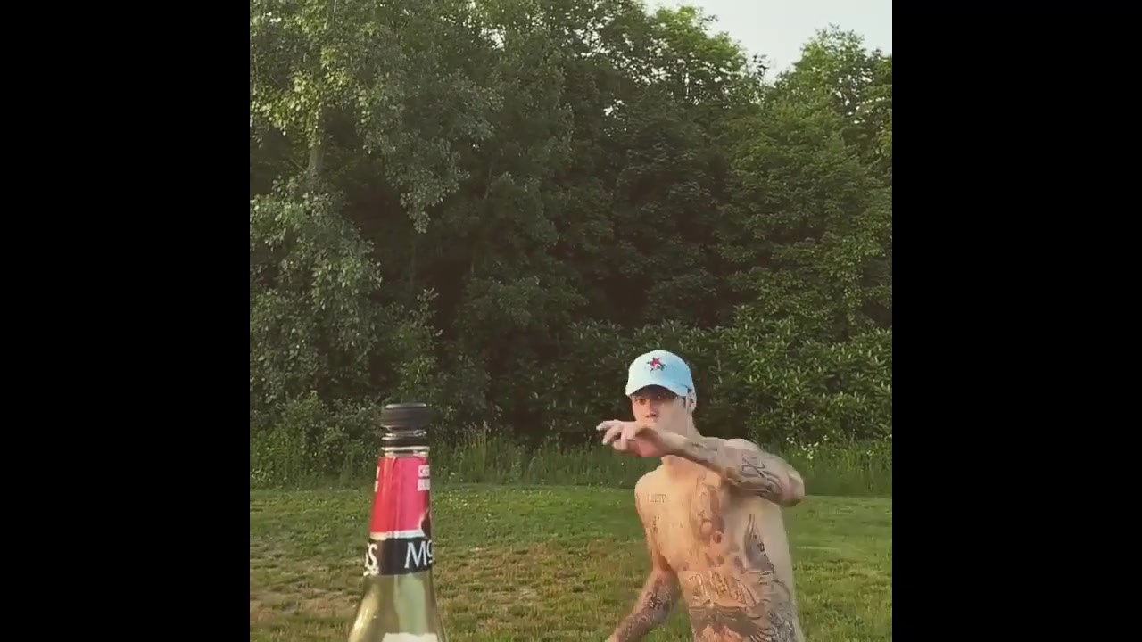 JUSTIN BIEBER NUDE/SEXY SCENE IN JUSTIN BIEBER ULTIMATE NUDE AND SEXY COLLECTION