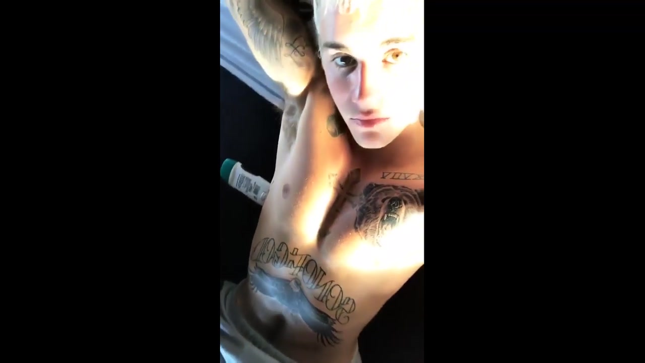 JUSTIN BIEBER NUDE/SEXY SCENE IN JUSTIN BIEBER ULTIMATE NUDE AND SEXY COLLECTION